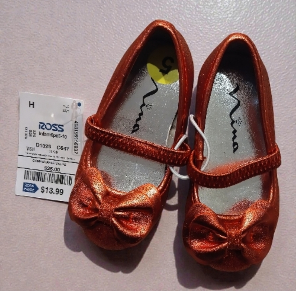 Nina Girls' Sparkling Red Dress Shoes